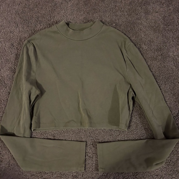 SHEIN Crop Top - Picture 1 of 3